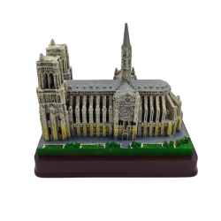 Notre-Dame de Paris en résine